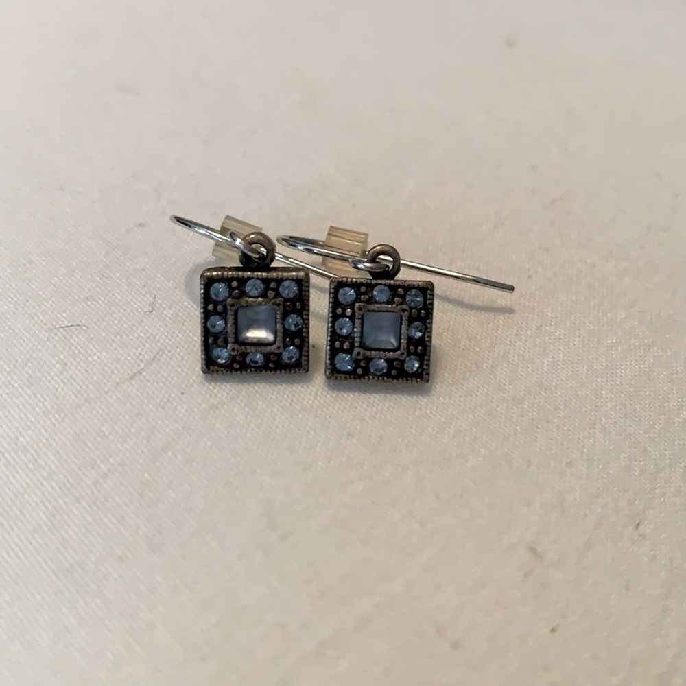 Sparkly blue earrings, square shape